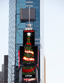 TDK以传统的圣诞主题点亮纽约时代广场